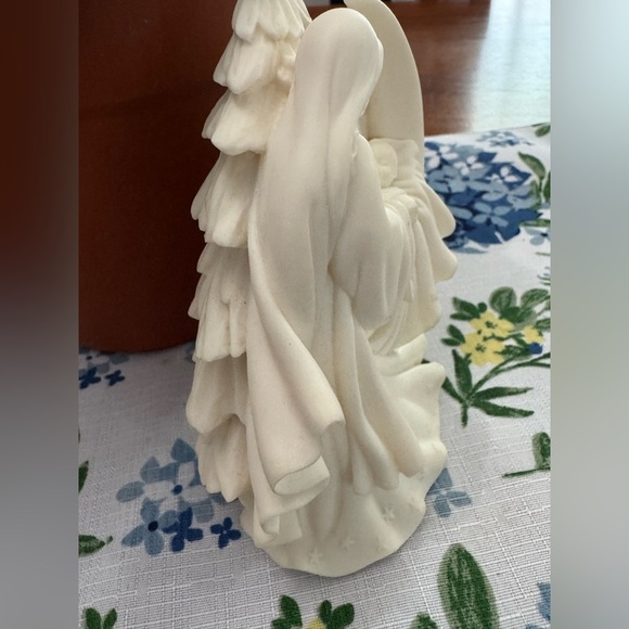 🍁Roman Millenial ‘Silent Night’ Collectible Figurine - Picture 3 of 6